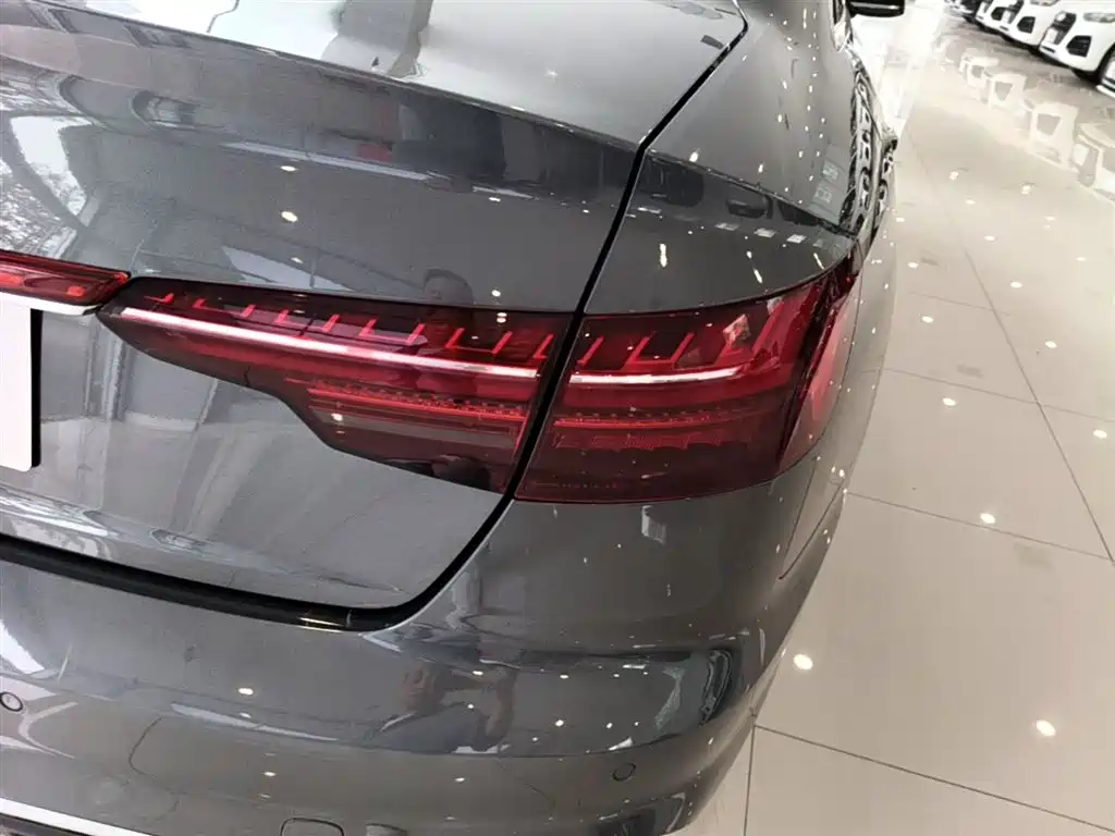 Audi A4L 2020 — фото 8