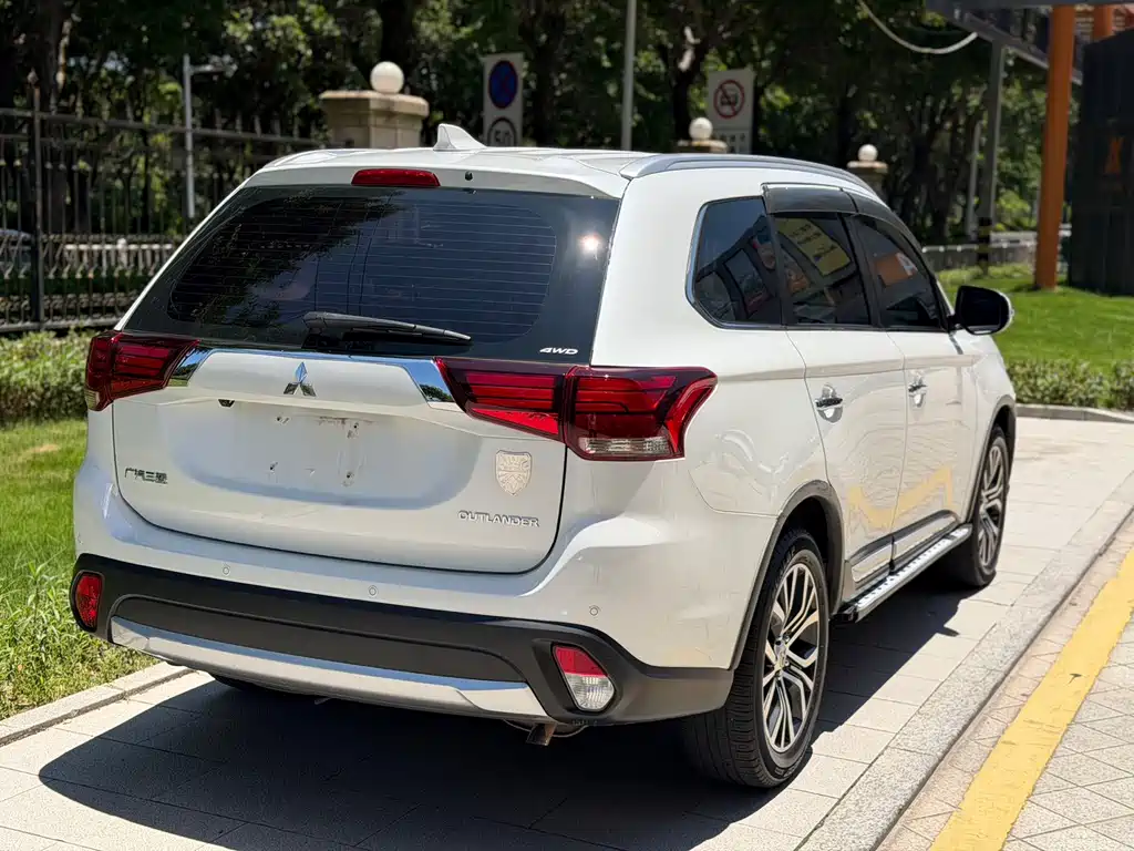 Mitsubishi Outlander 2017