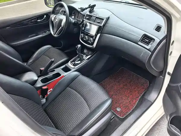 Nissan Tiida 2016