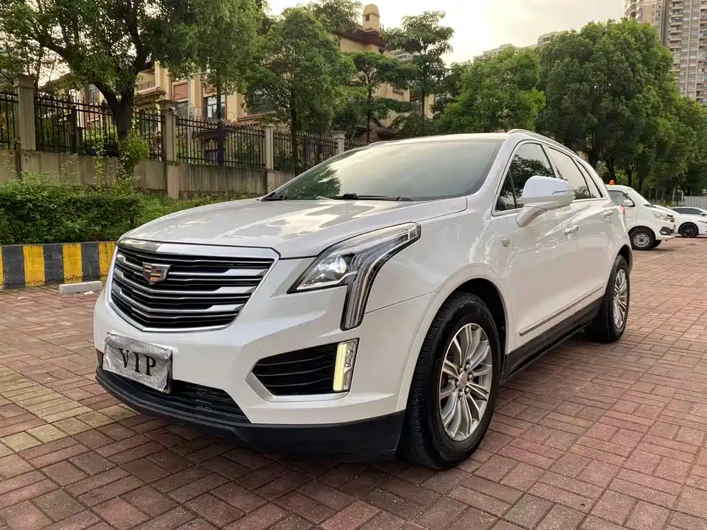 Cadillac XT5 2018 — фото 1