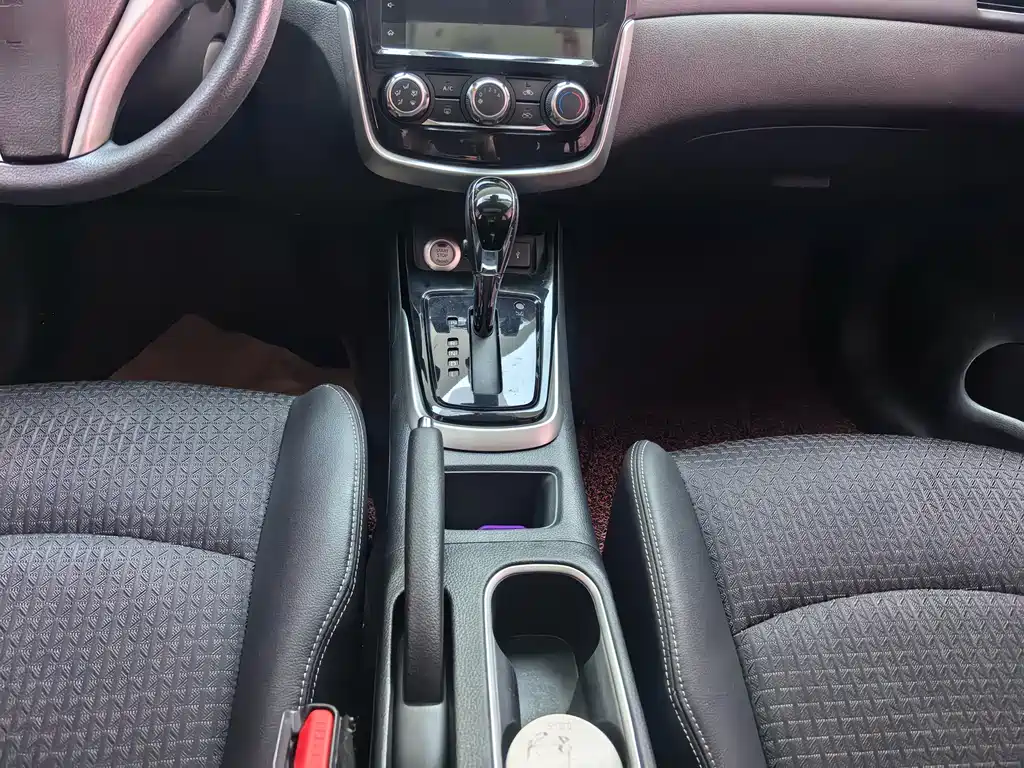 Nissan Tiida 2019 — фото 13