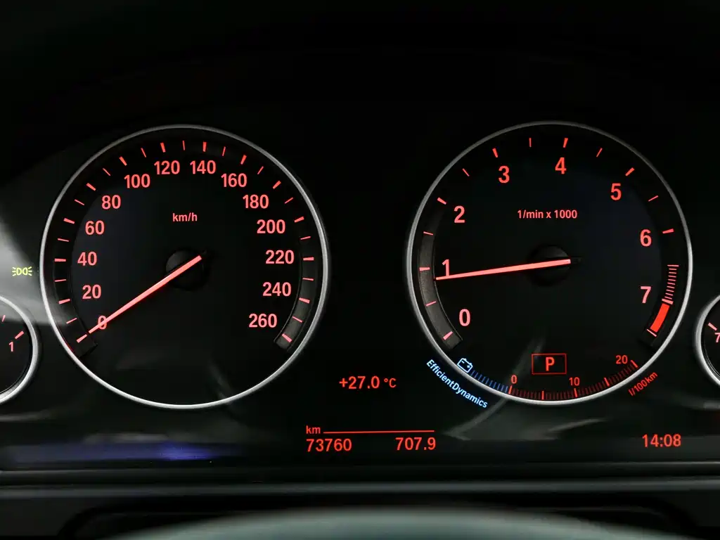 BMW 5 Series 2016 — фото 13