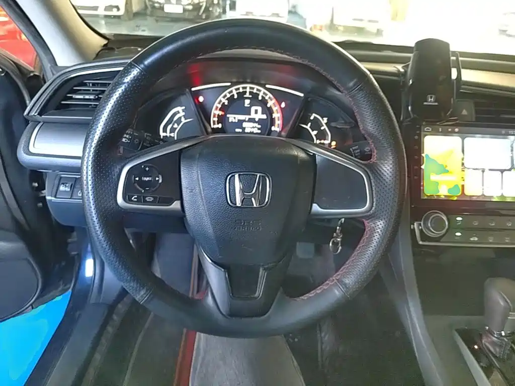 Honda Civic 2018 — фото 11
