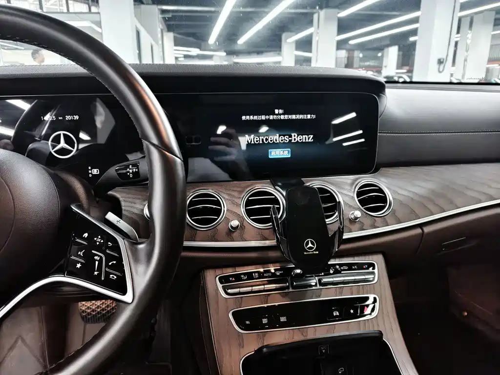 Mercedes-Benz E-Class 2023 — фото 11