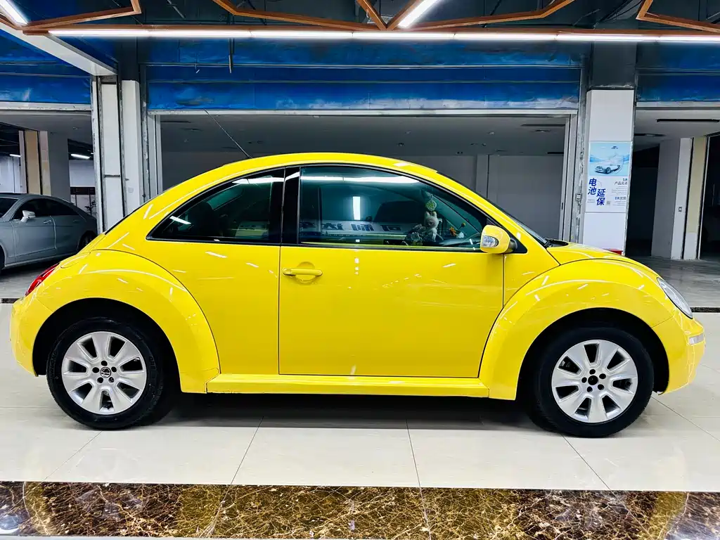 Volkswagen Beetle 2010 — фото 4