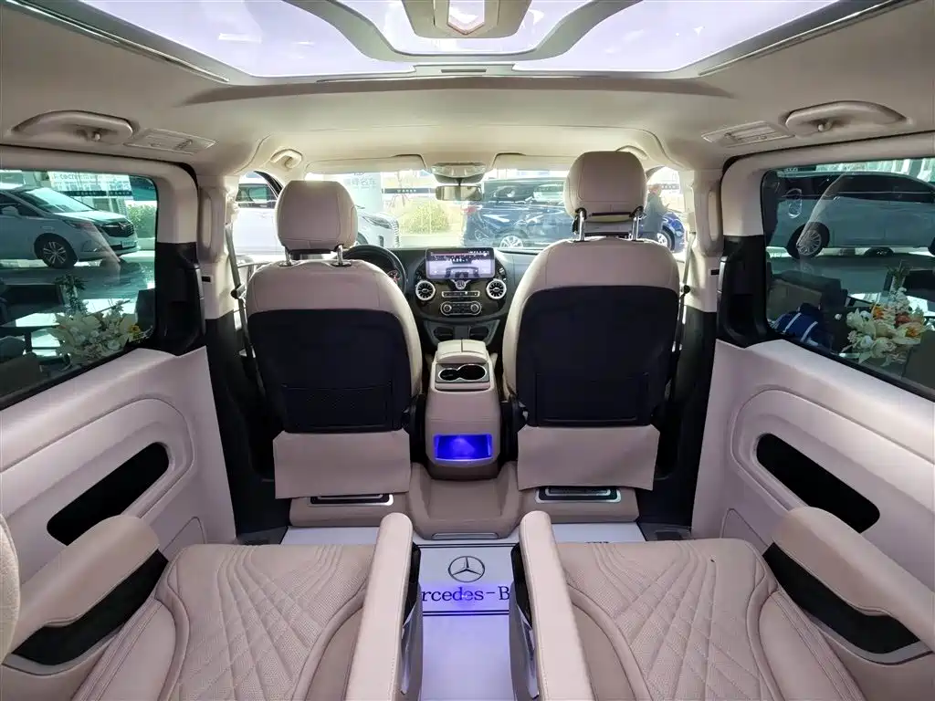 Mercedes-Benz Vito 2023 — фото 19