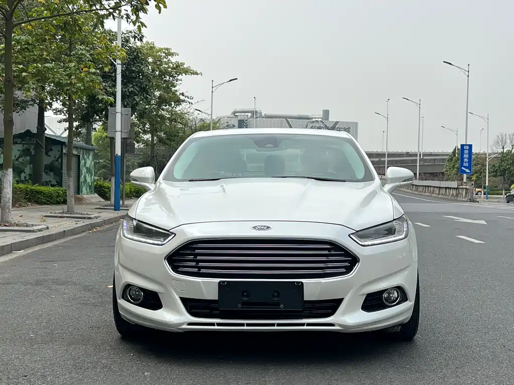 Ford Mondeo 2014 — фото 2