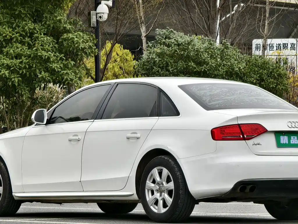 Audi A4L 2011