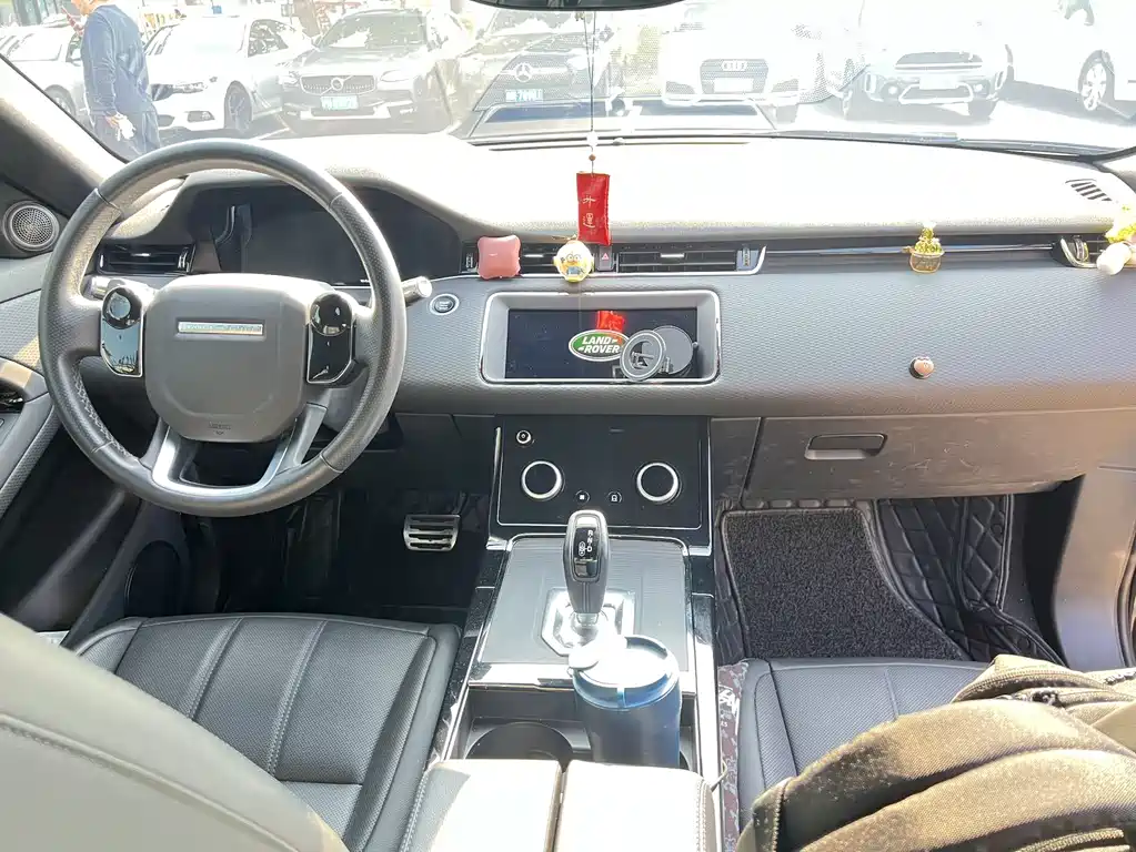 Land Rover Evoque 2021 — фото 10