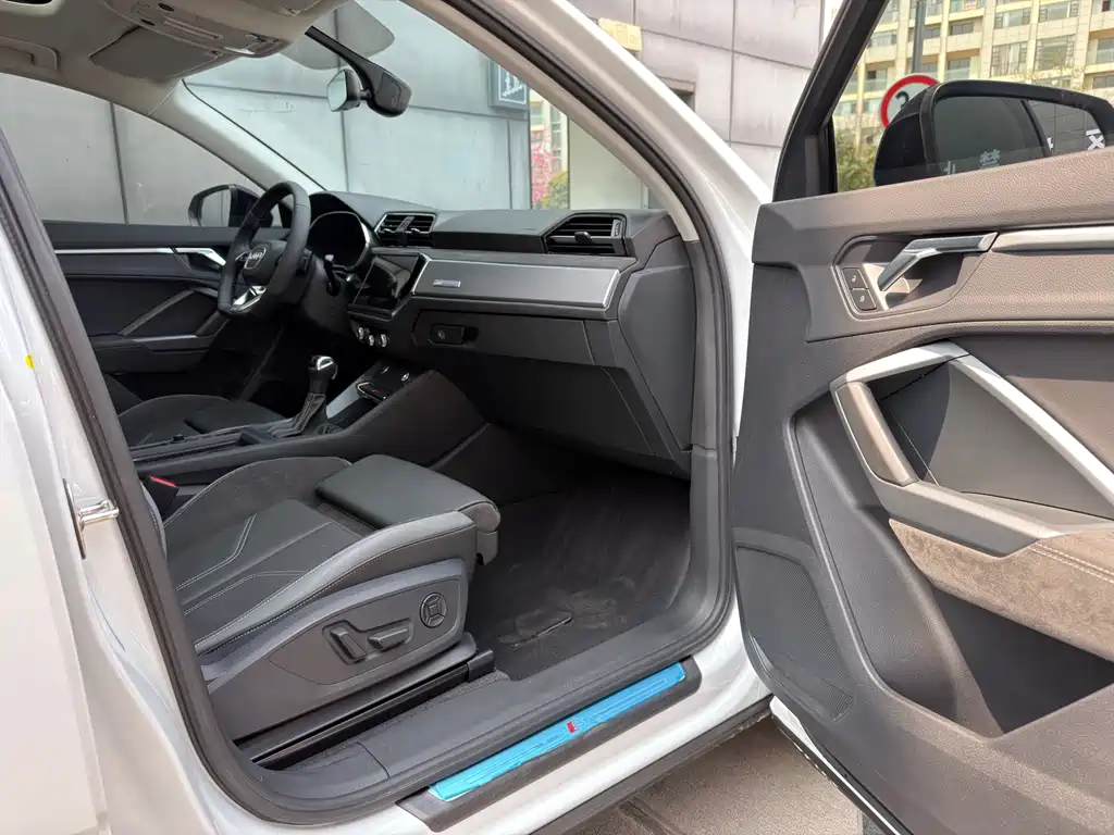 Audi Q3 Sportback 2022 — фото 32