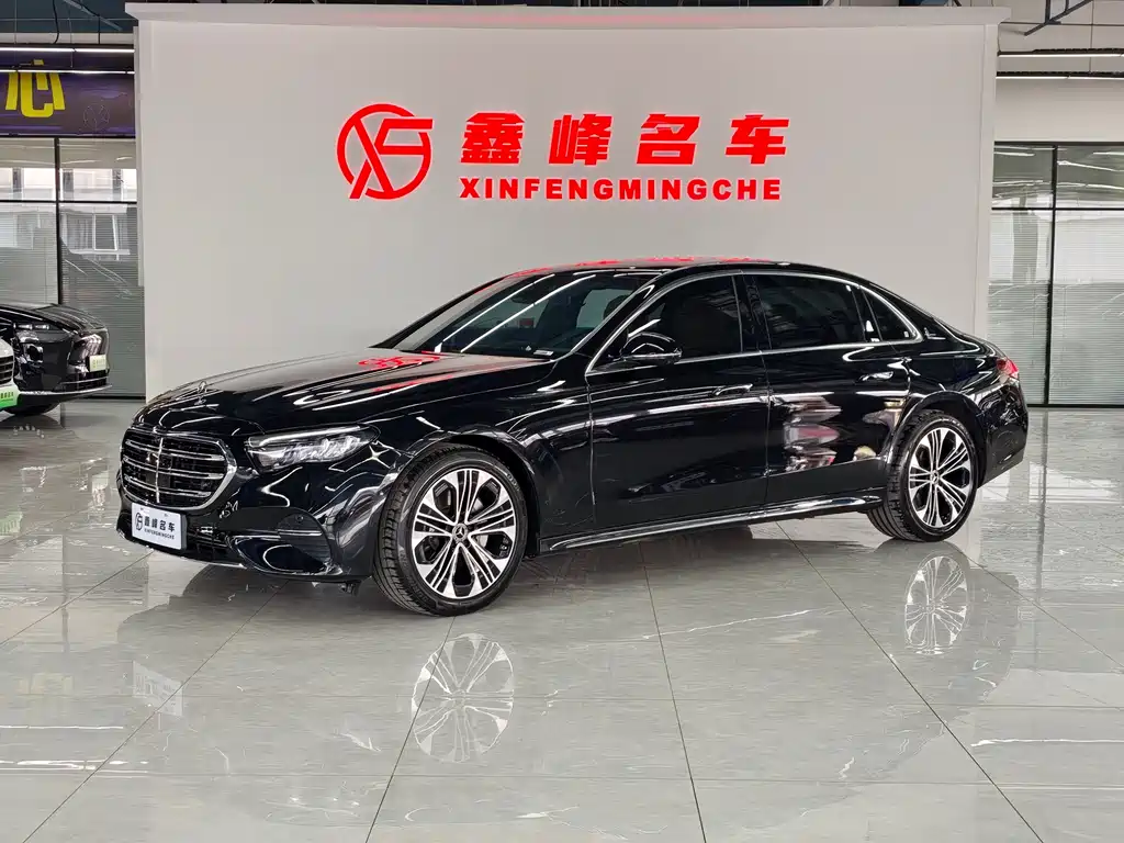 Mercedes-Benz E-Class 2025 — фото 1