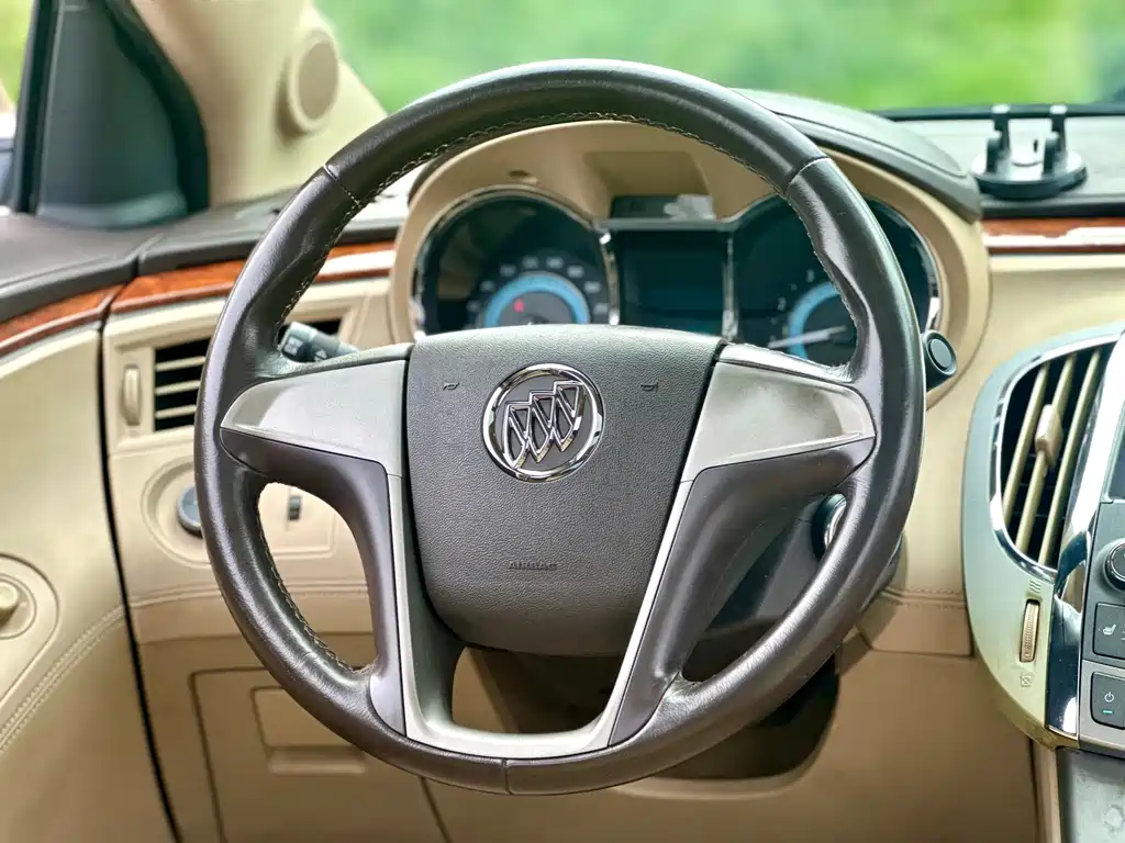 Buick LaCrosse 2013 — фото 42