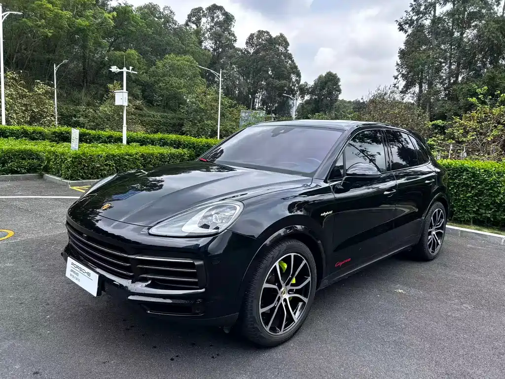 Porsche Cayenne Hybrid 2023 — фото 1