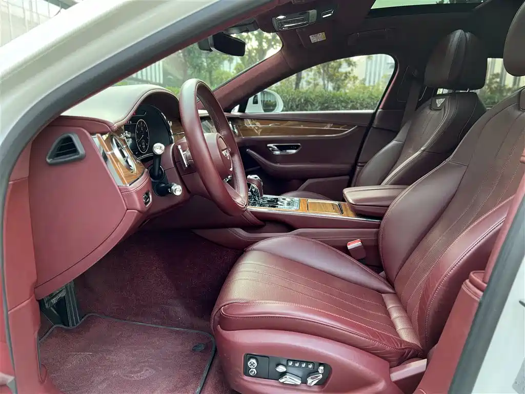 Bentley Flying Spur 2021 — фото 11