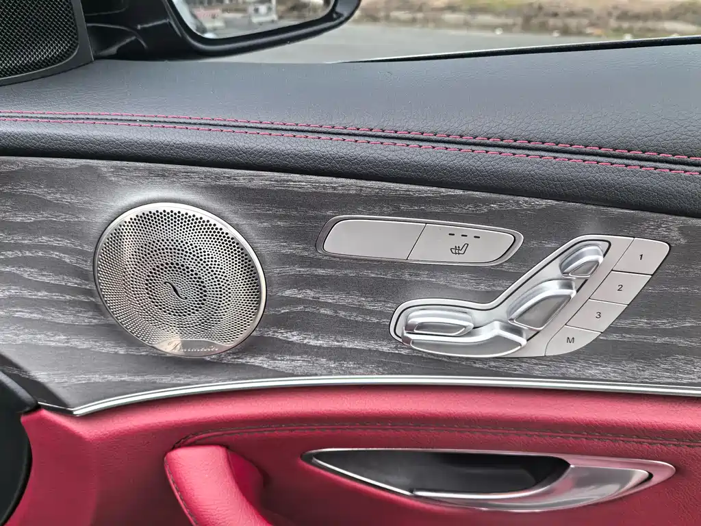 Mercedes-Benz E-Class 2022 — фото 15