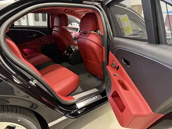 Bentley Flying Spur Plug-In Hybrid 2026