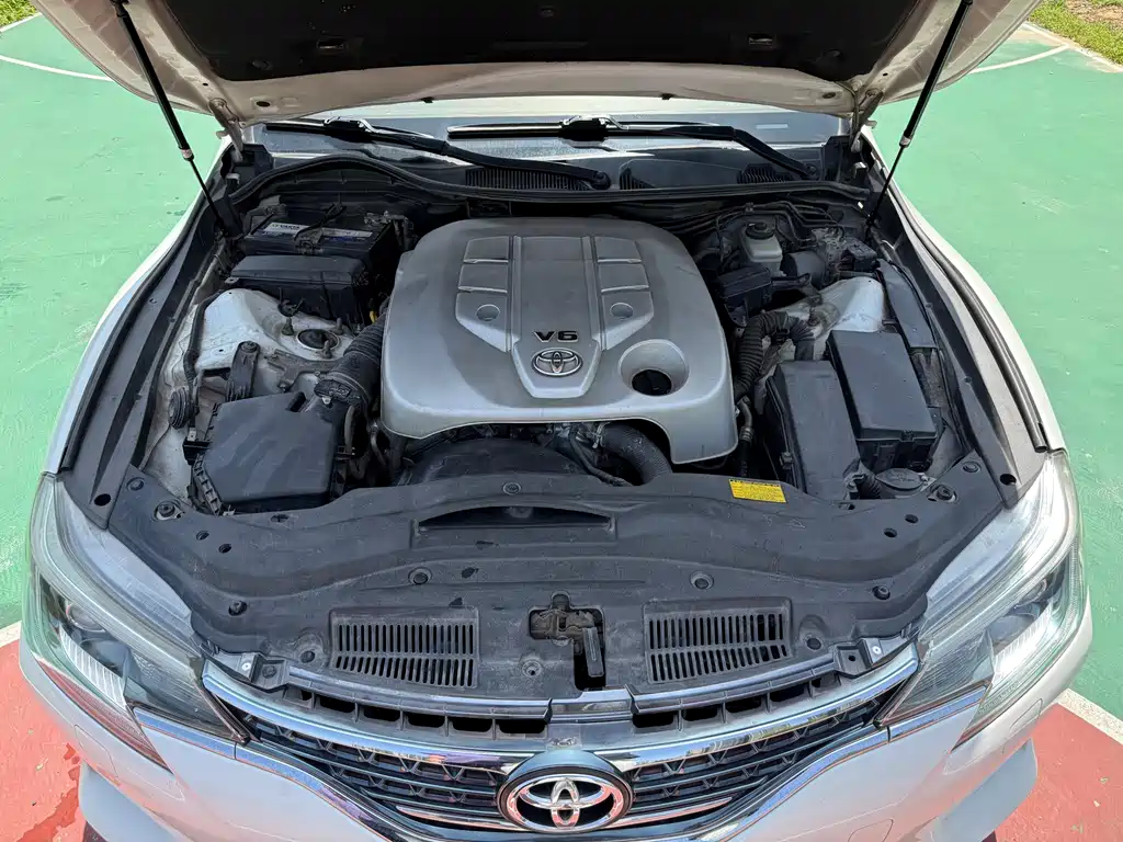 Toyota Reiz 2015 — фото 17