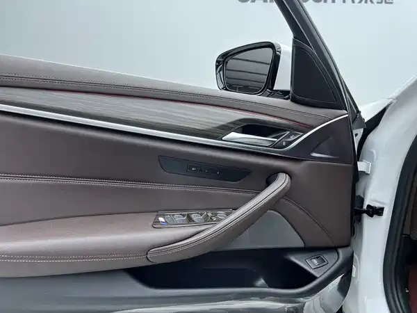 BMW 5 Series 2021