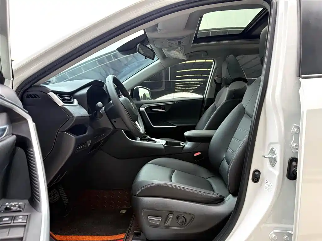 Toyota RAV4 2024