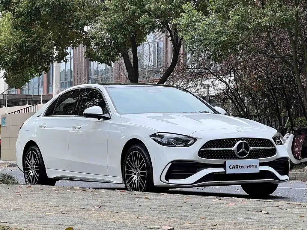 Mercedes-Benz C-Class 2024 — фото 3