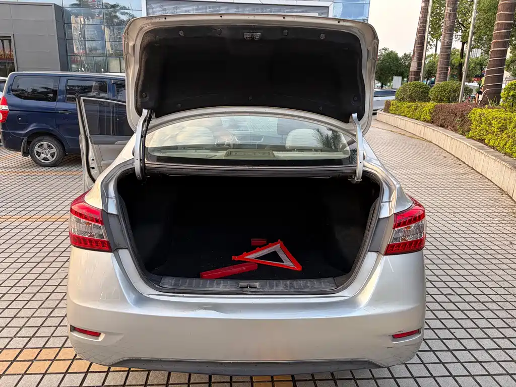 Nissan Sylphy 2013 — фото 18