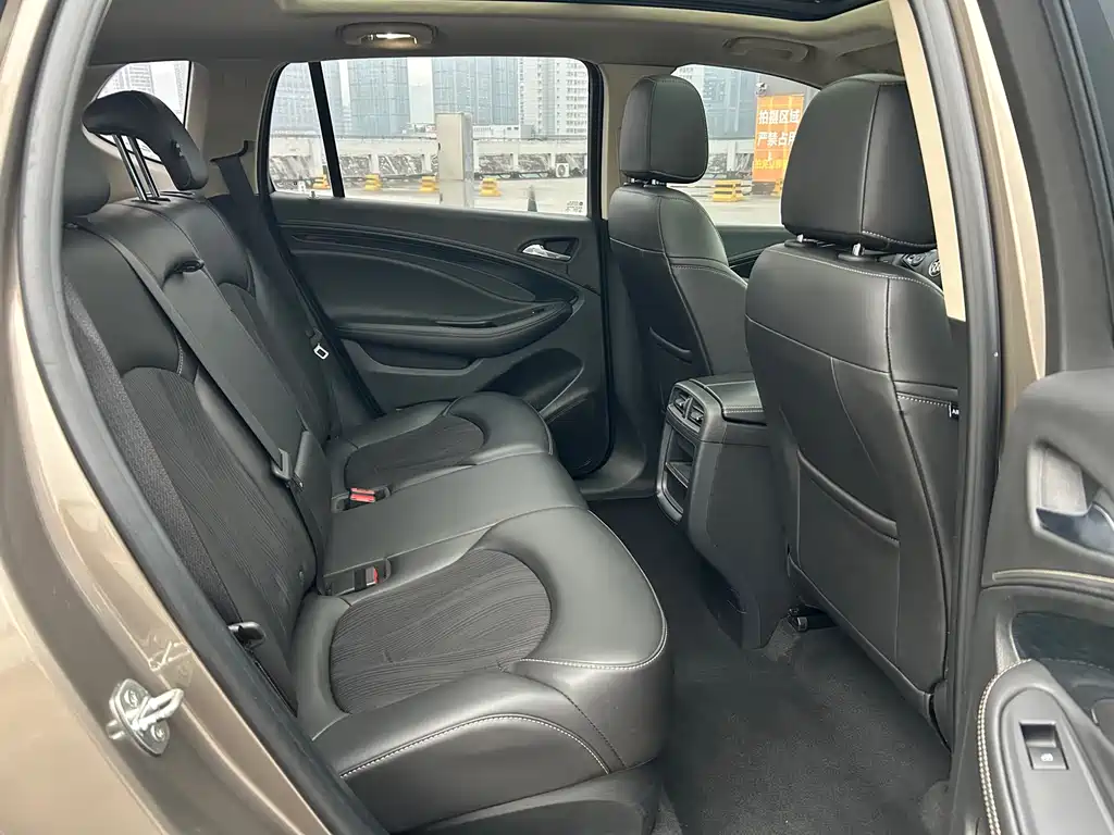 Buick Envision Plus 2018 — фото 10