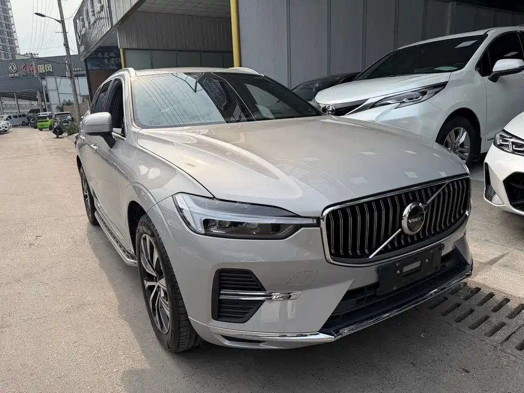 Volvo XC60 2022 — фото 2