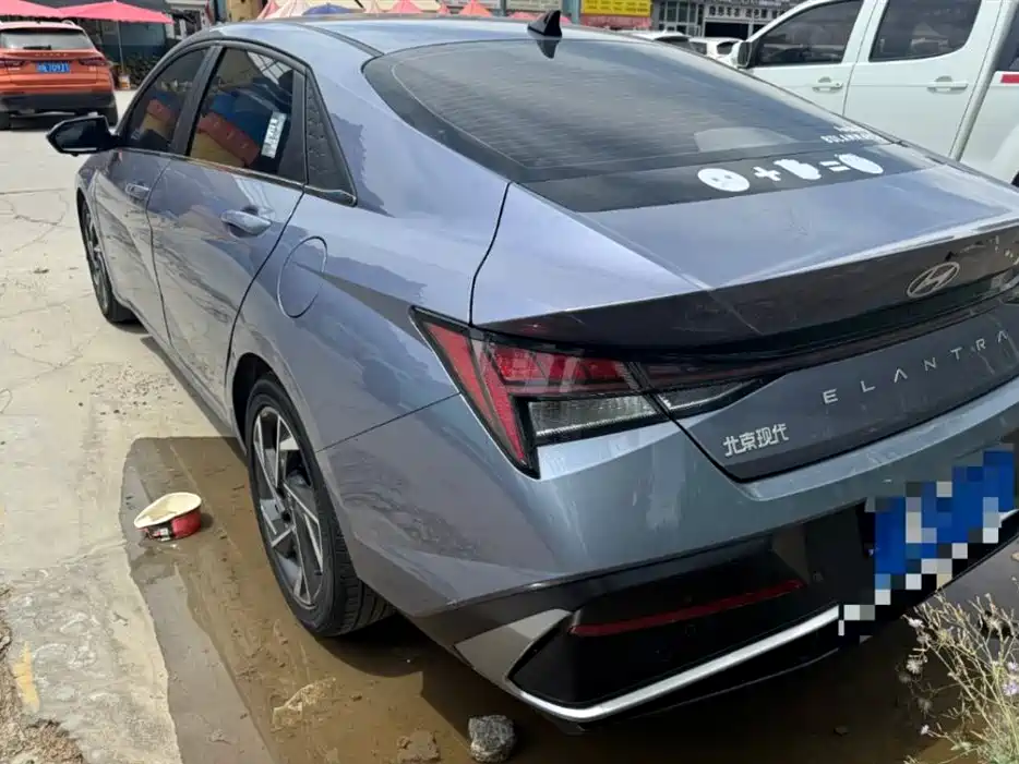 Hyundai Elantra 2024