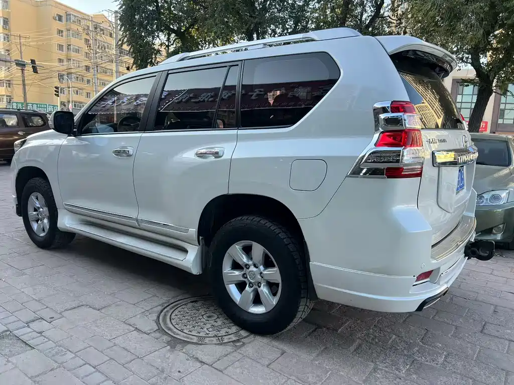Toyota Prado 2017 — фото 5