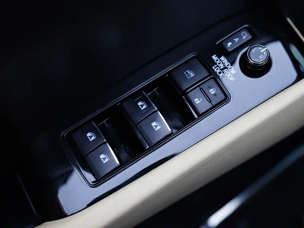 Toyota Alphard 2017 — фото 20