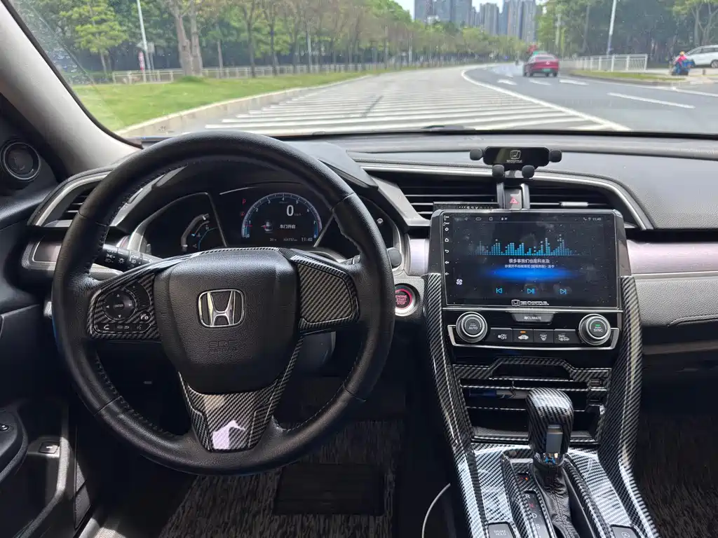 Honda Civic 2017 — фото 15