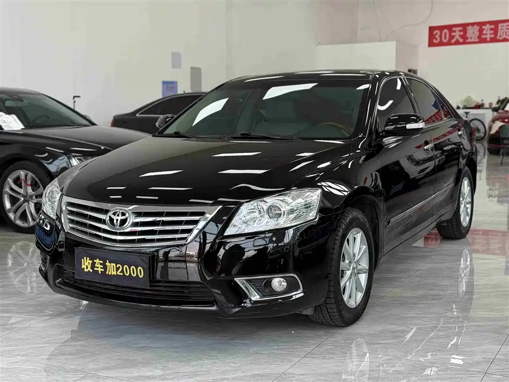 Toyota Camry 2011 — фото 2