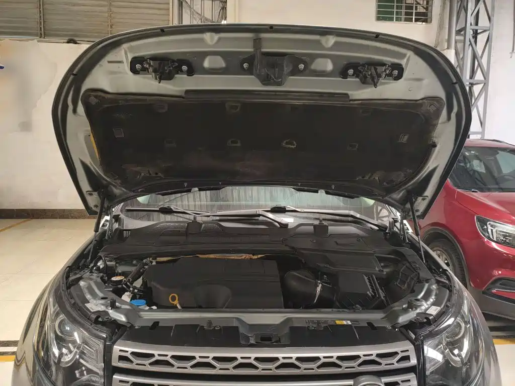 Land Rover Discovery Sport 2018 — фото 20