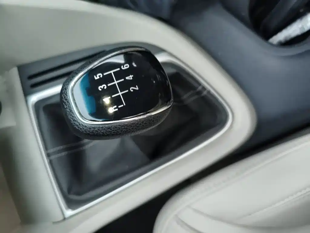 Buick Excelle 2019 — фото 11