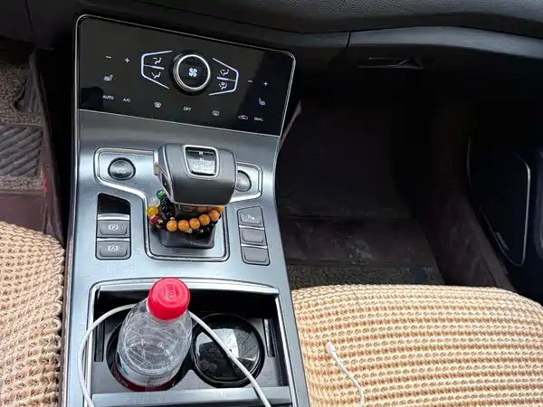 Hongqi H5 2022