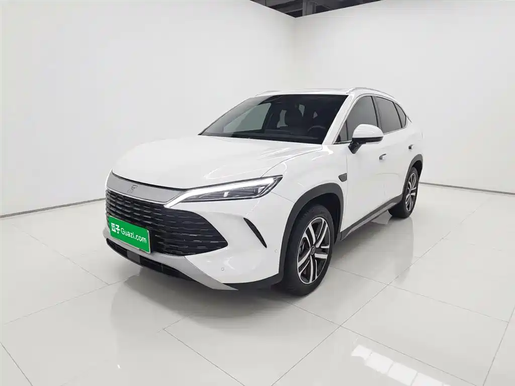 BYD L DM-i 2025 — фото 1