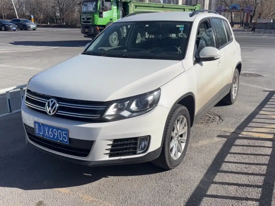 Volkswagen Tiguan 2016 — фото 1