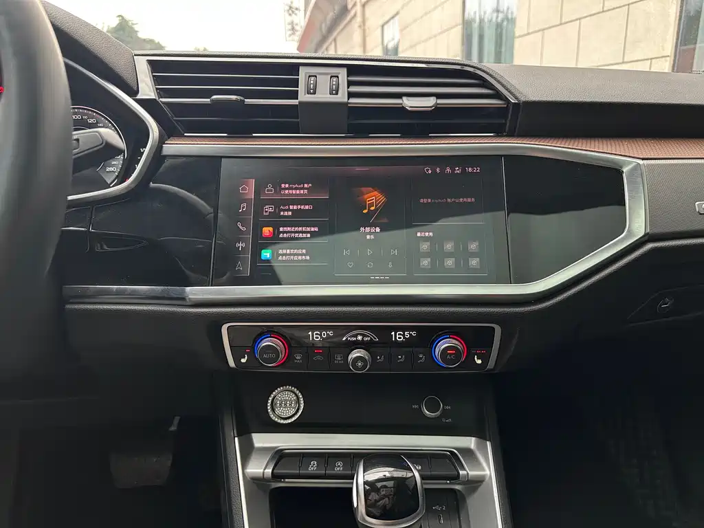 Audi Q3 2022 — фото 10