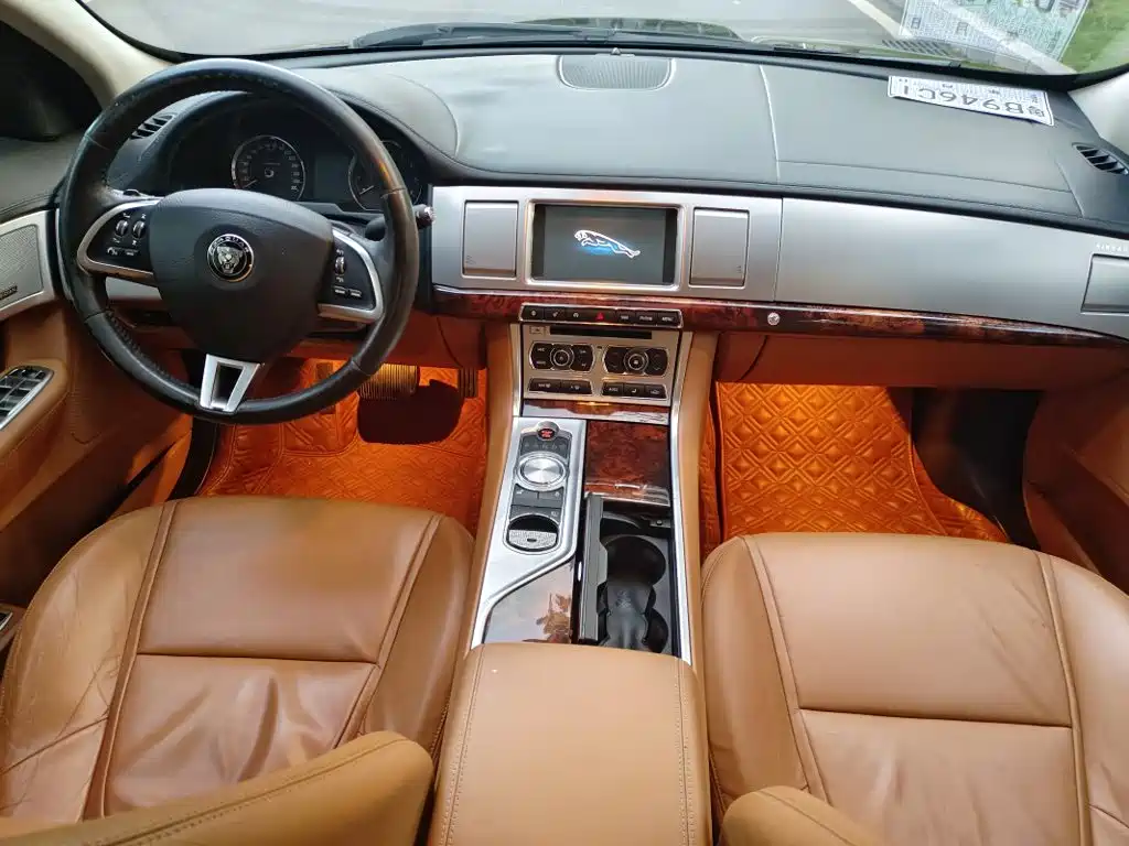 Jaguar XF 2015 — фото 7