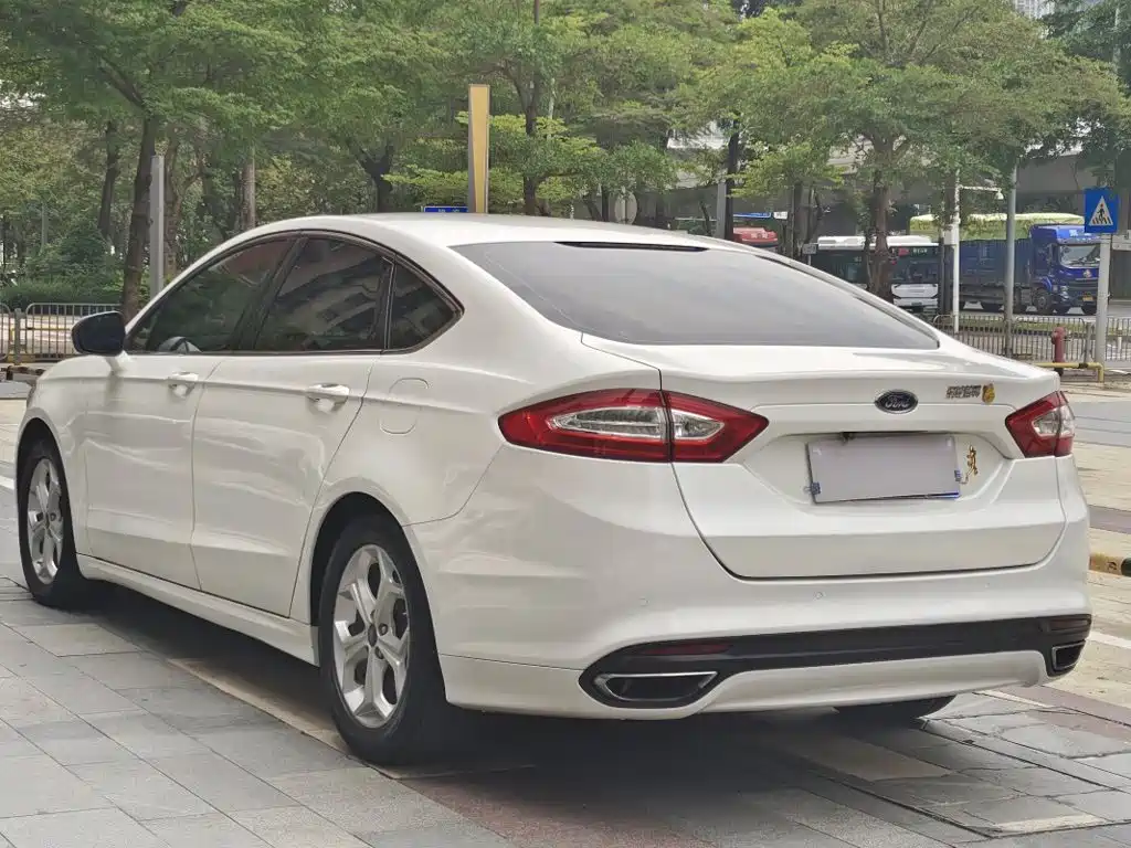 Ford Mondeo 2016 — фото 9