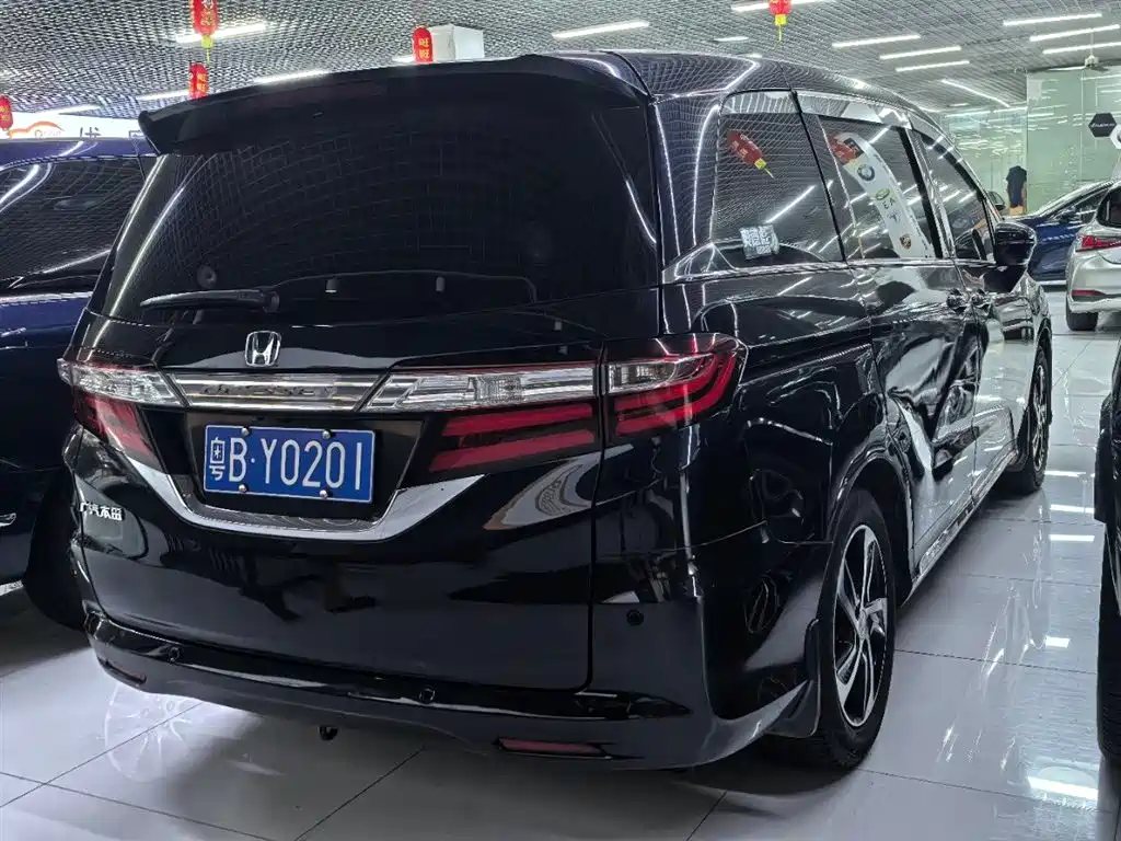 Honda Odyssey 2016 — фото 6