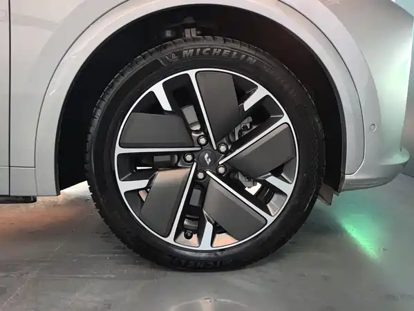 Li Auto L7 2025