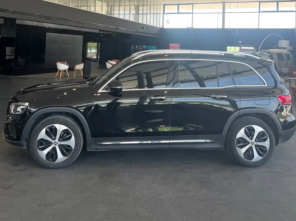 Mercedes-Benz GLB 2023 — фото 3