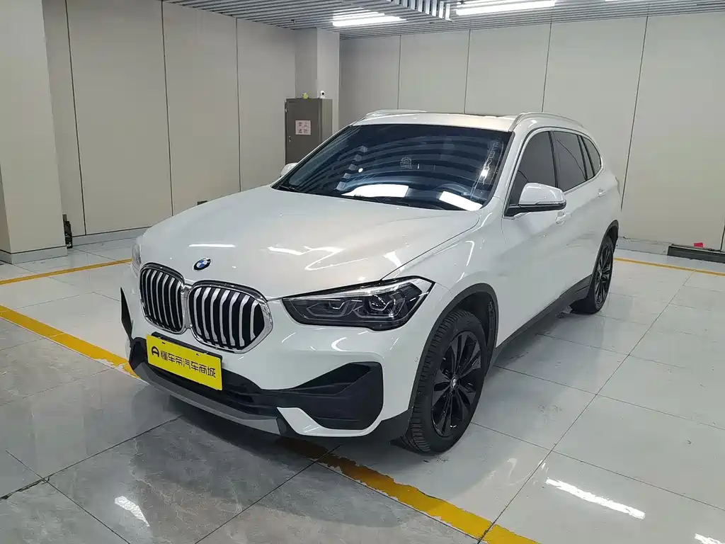 BMW X1 2020 — фото 1
