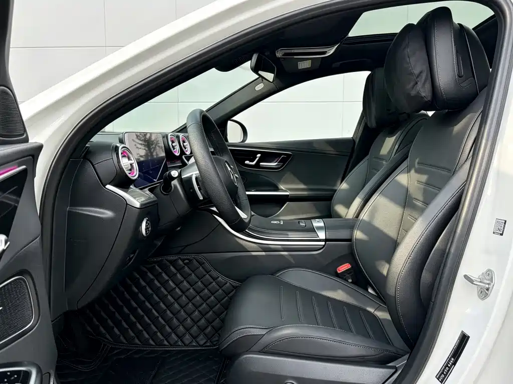 Mercedes-Benz C-Class 2023 — фото 8