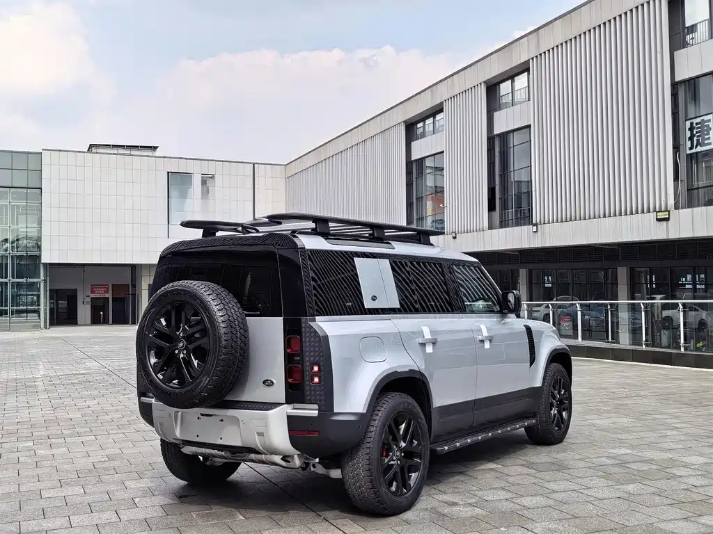 Land Rover Defender 2020 — фото 18