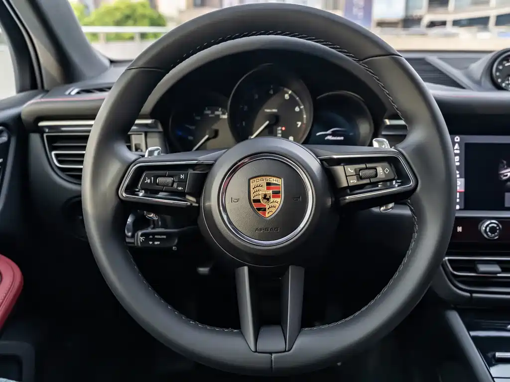 Porsche Macan 2022 — фото 13