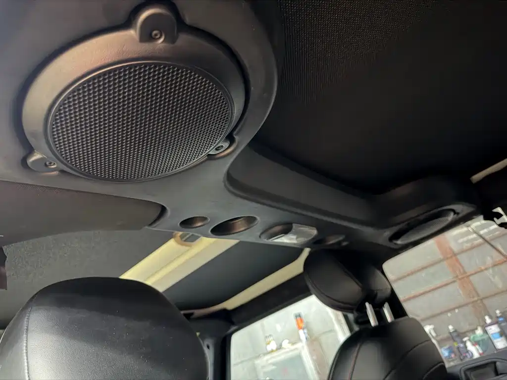 Jeep Wrangler 2012 — фото 20