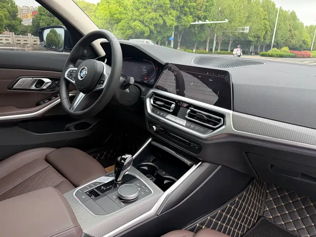 BMW 3 Series 2022 — фото 16