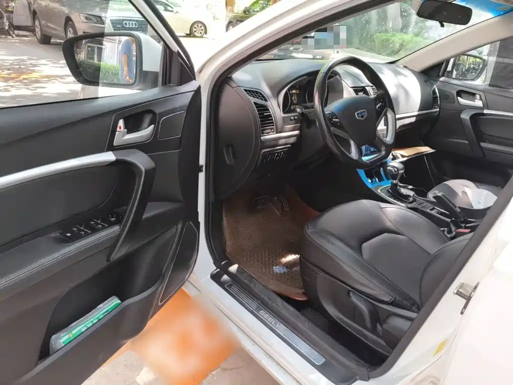Geely Emgrand 2015 — фото 17
